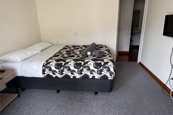 Double Ensuite Room - double bed