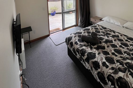Double Ensuite Room - entrance