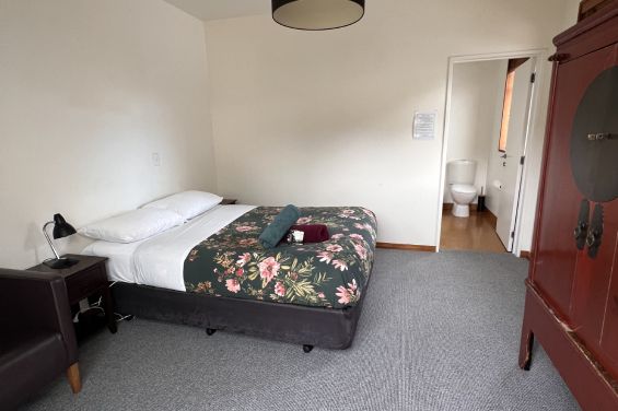 Double Ensuite Room - bed